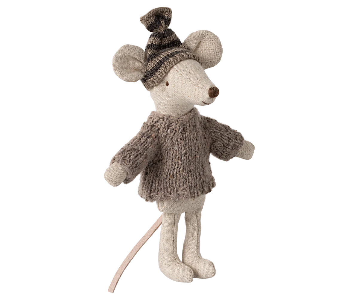 Knitted Sweater and Hat - Big Brother Mouse