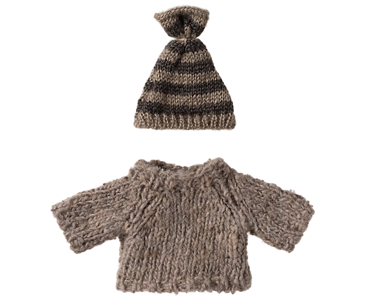 Knitted Sweater and Hat - Big Brother Mouse