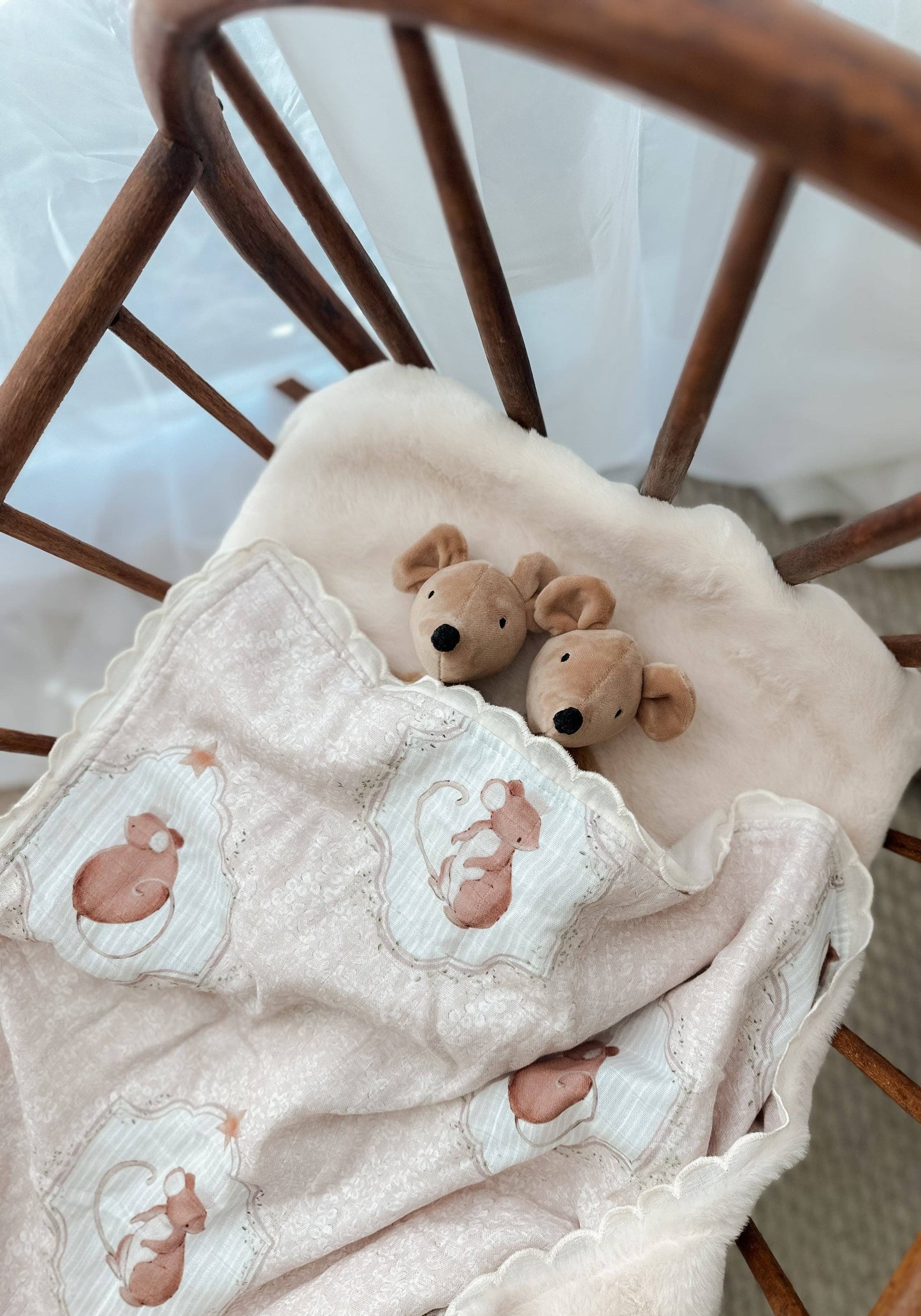 Sweet Squeak Fur Lined Cot Blanket
